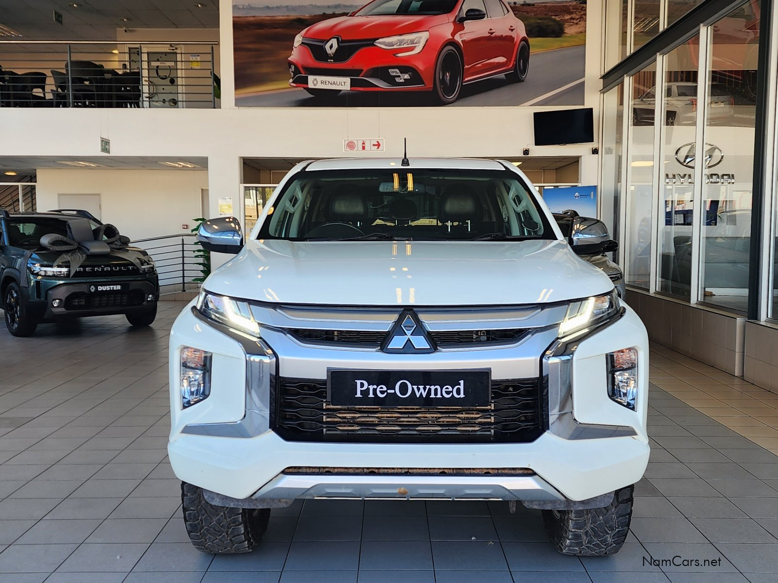 2021 Mitsubishi Triton photo 2