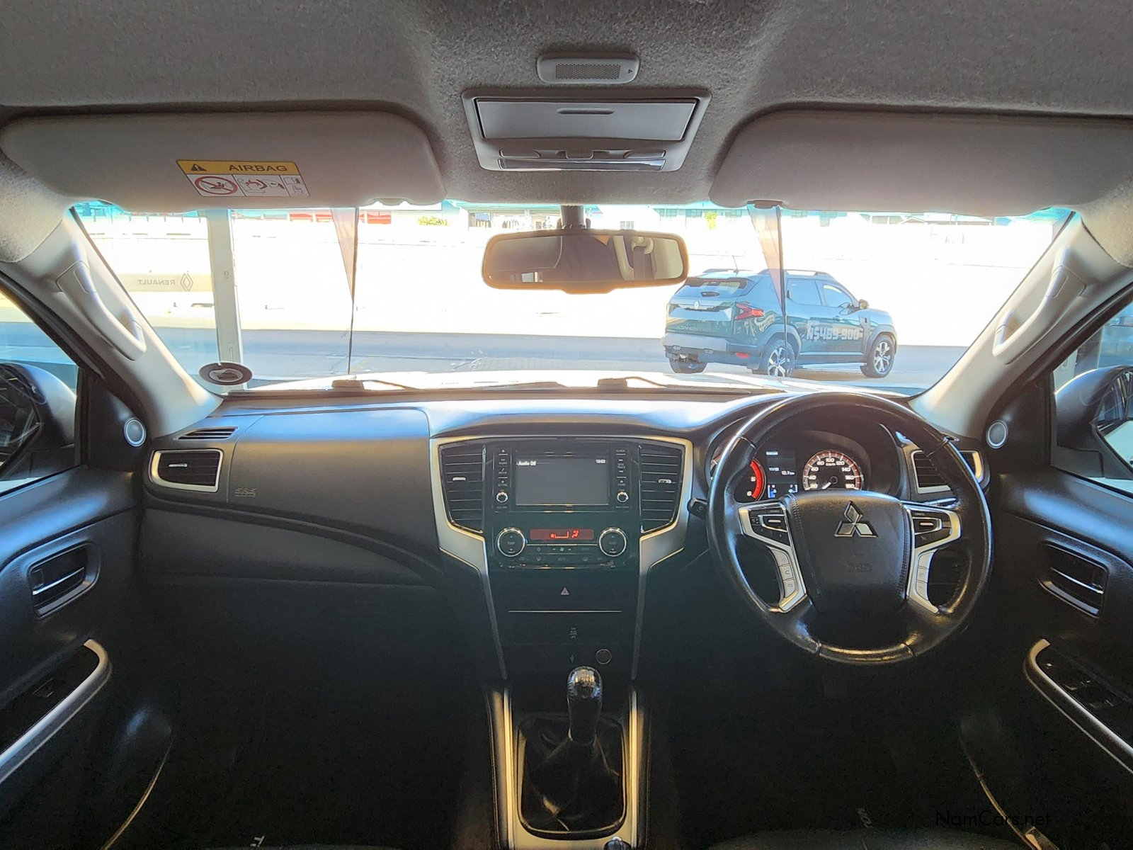 2021 Mitsubishi Triton photo 4