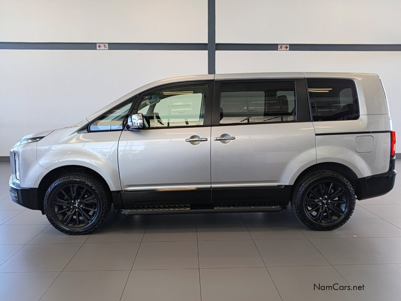 2026 Mitsubishi Delica photo 3