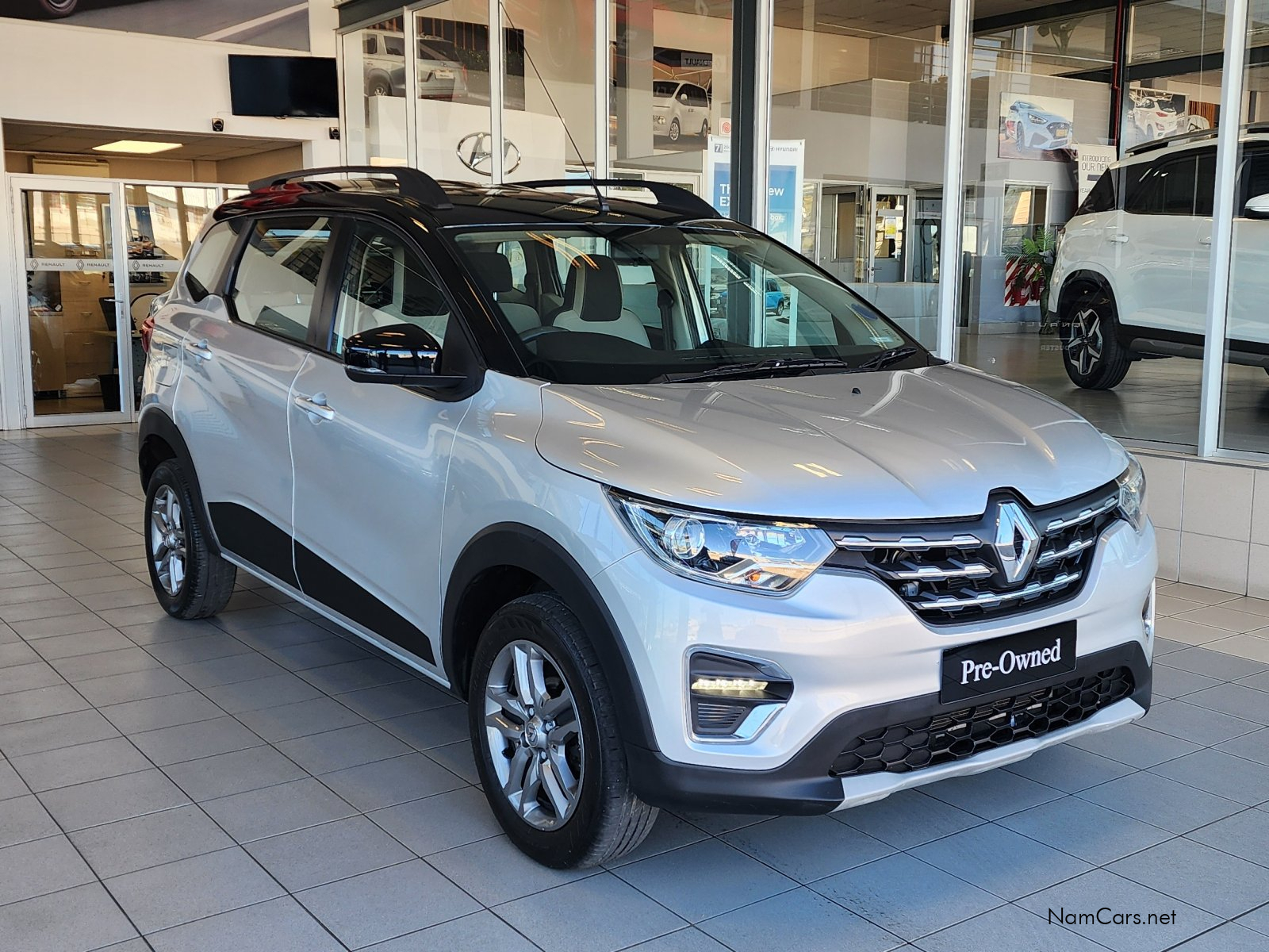 2023 Renault Triber photo 1
