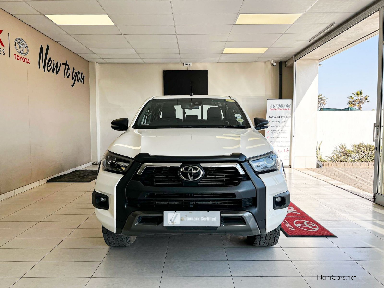 2022 Toyota Hilux photo 2