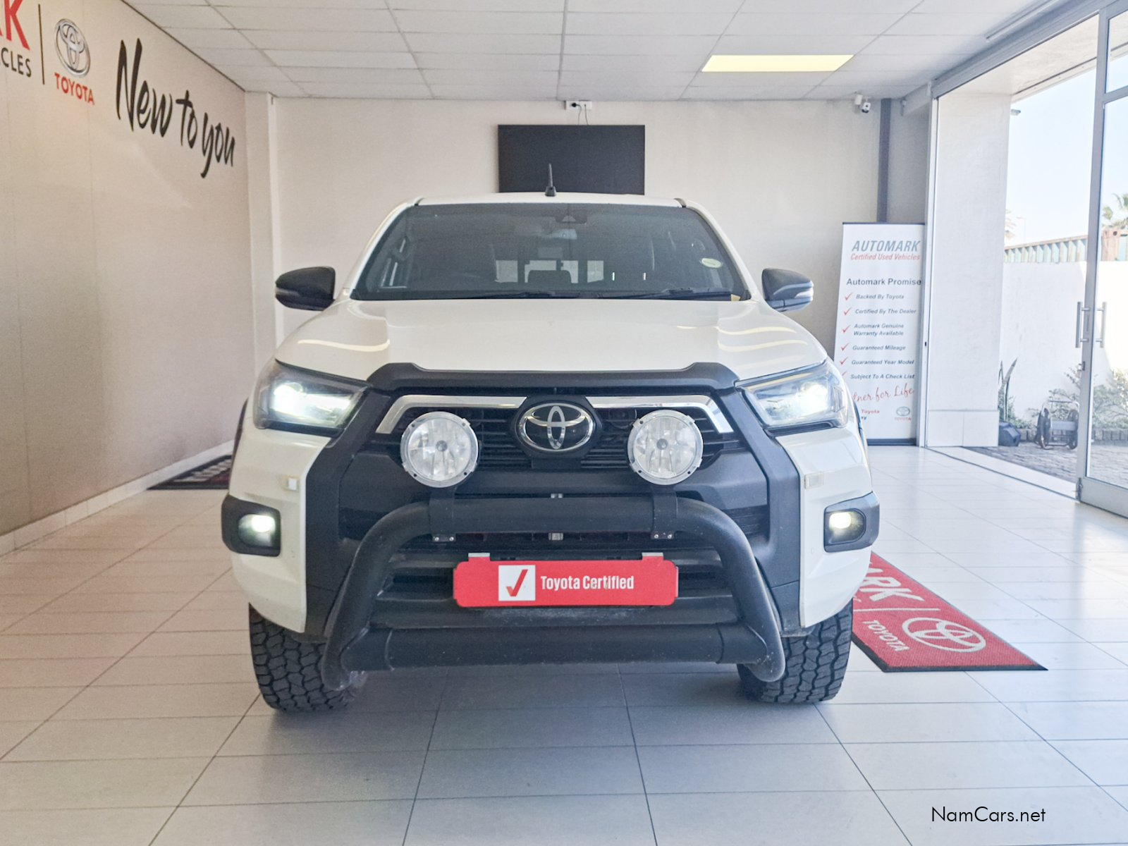 2024 Toyota Hilux photo 2