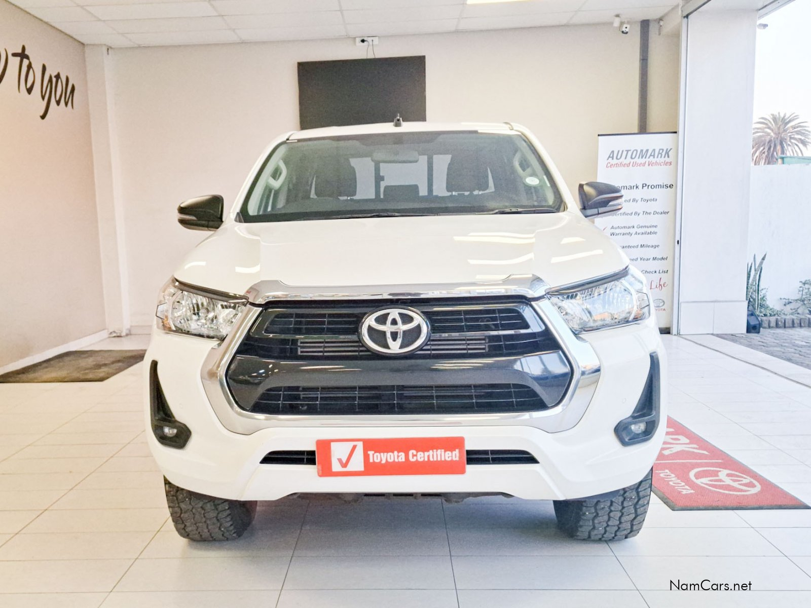 2022 Toyota Hilux photo 2