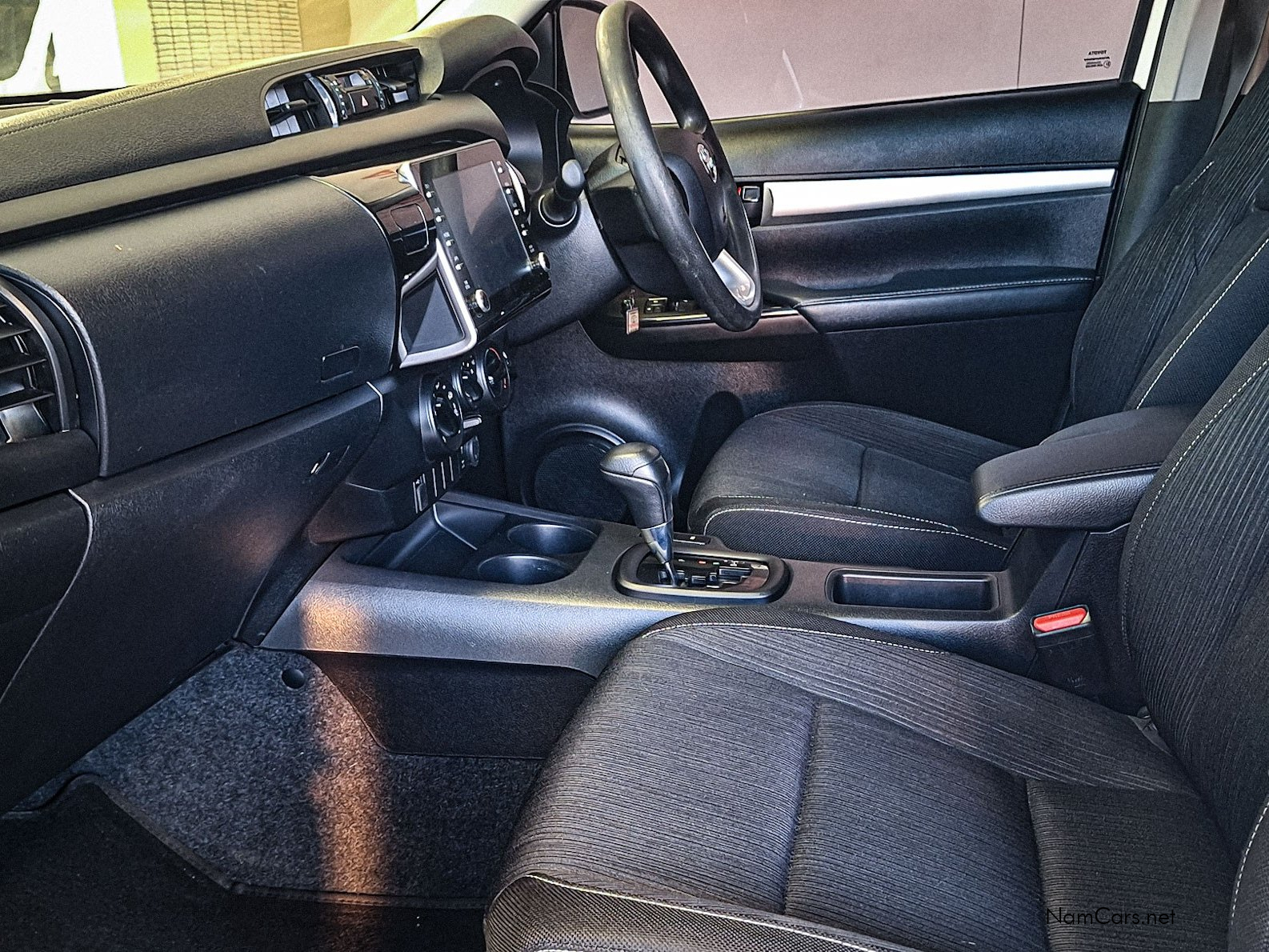 2022 Toyota Hilux photo 5