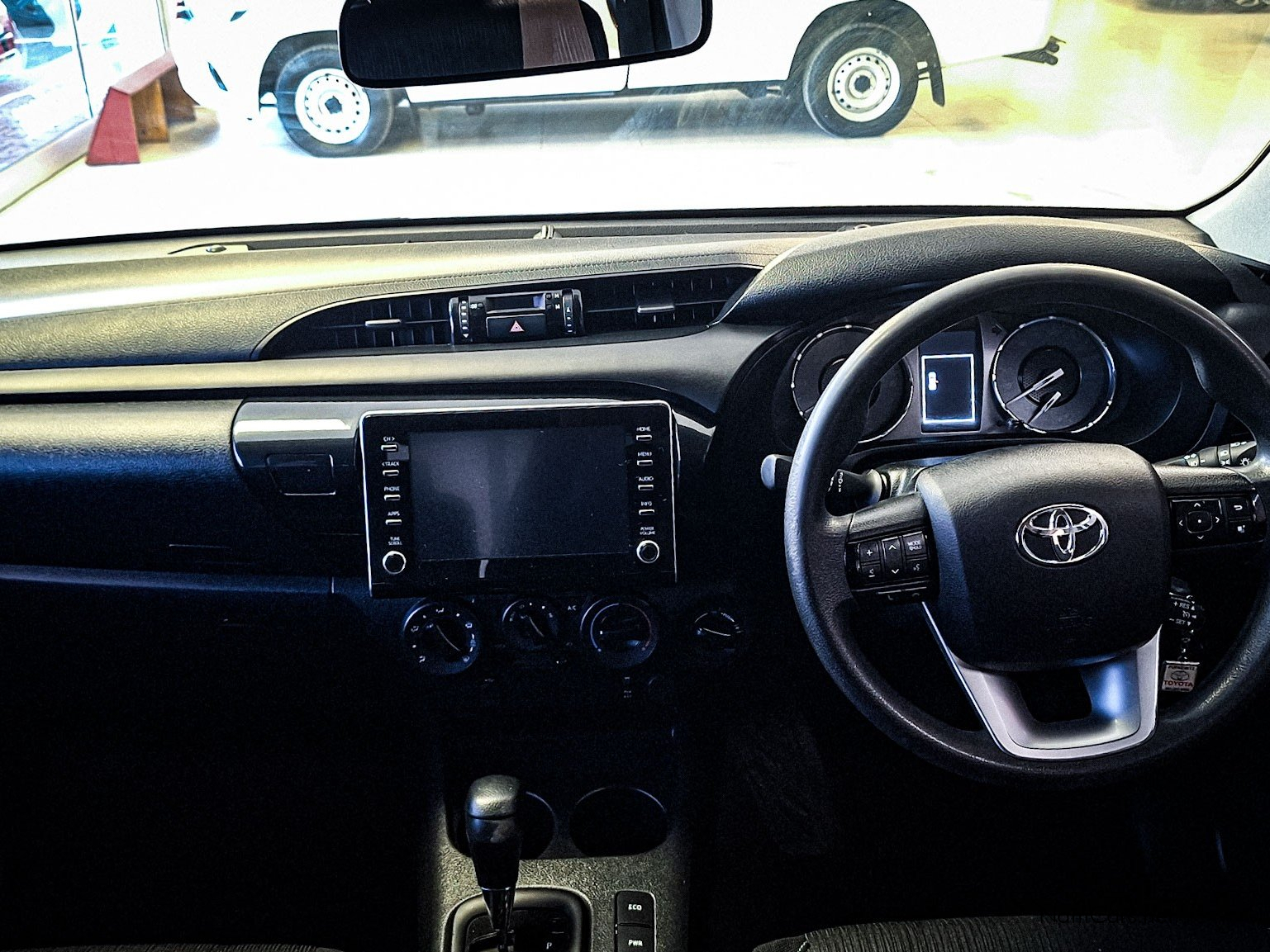 2022 Toyota Hilux photo 6