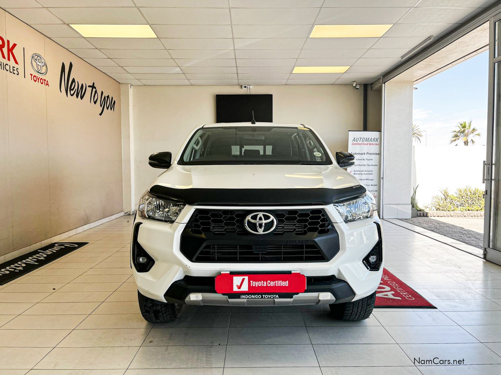 2025 Toyota Hilux photo 2