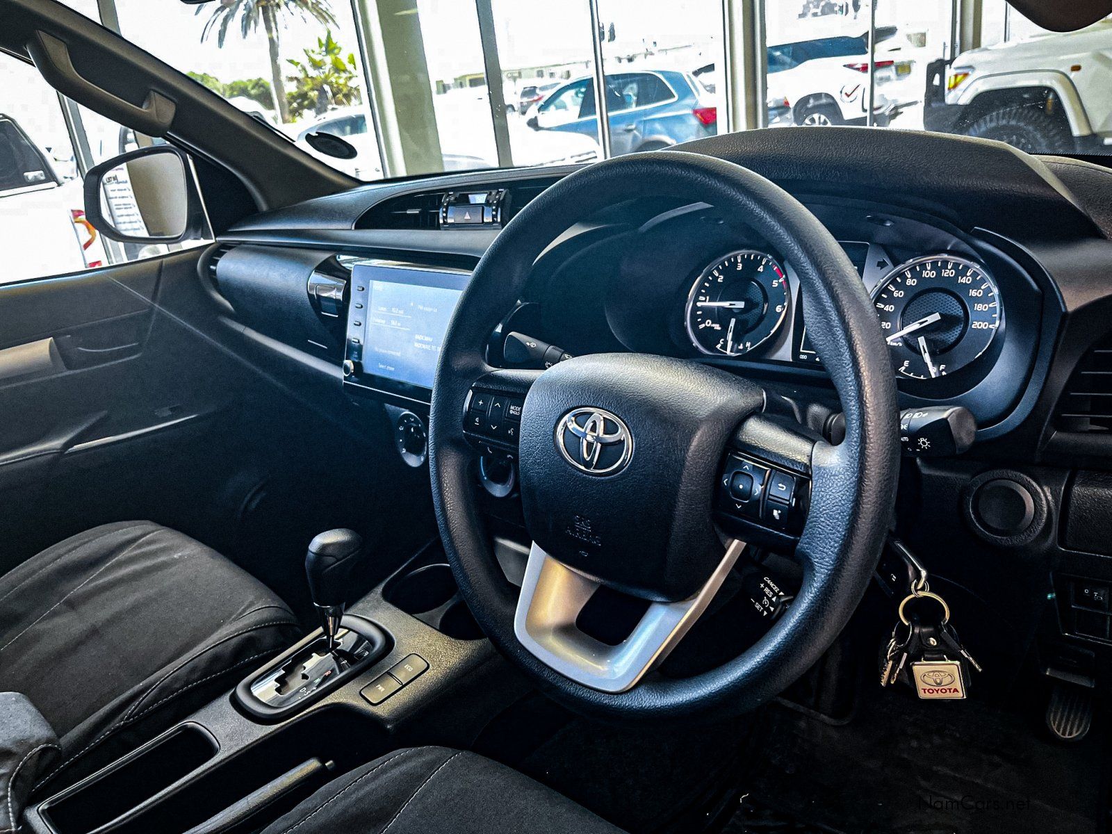 2025 Toyota Hilux photo 5