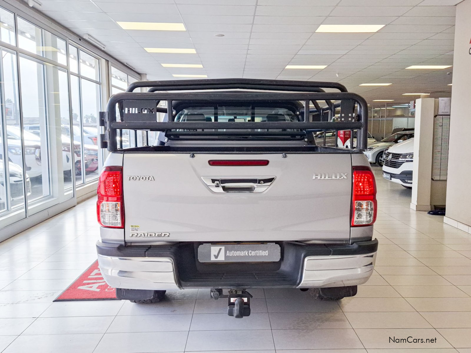 2017 Toyota Hilux photo 3