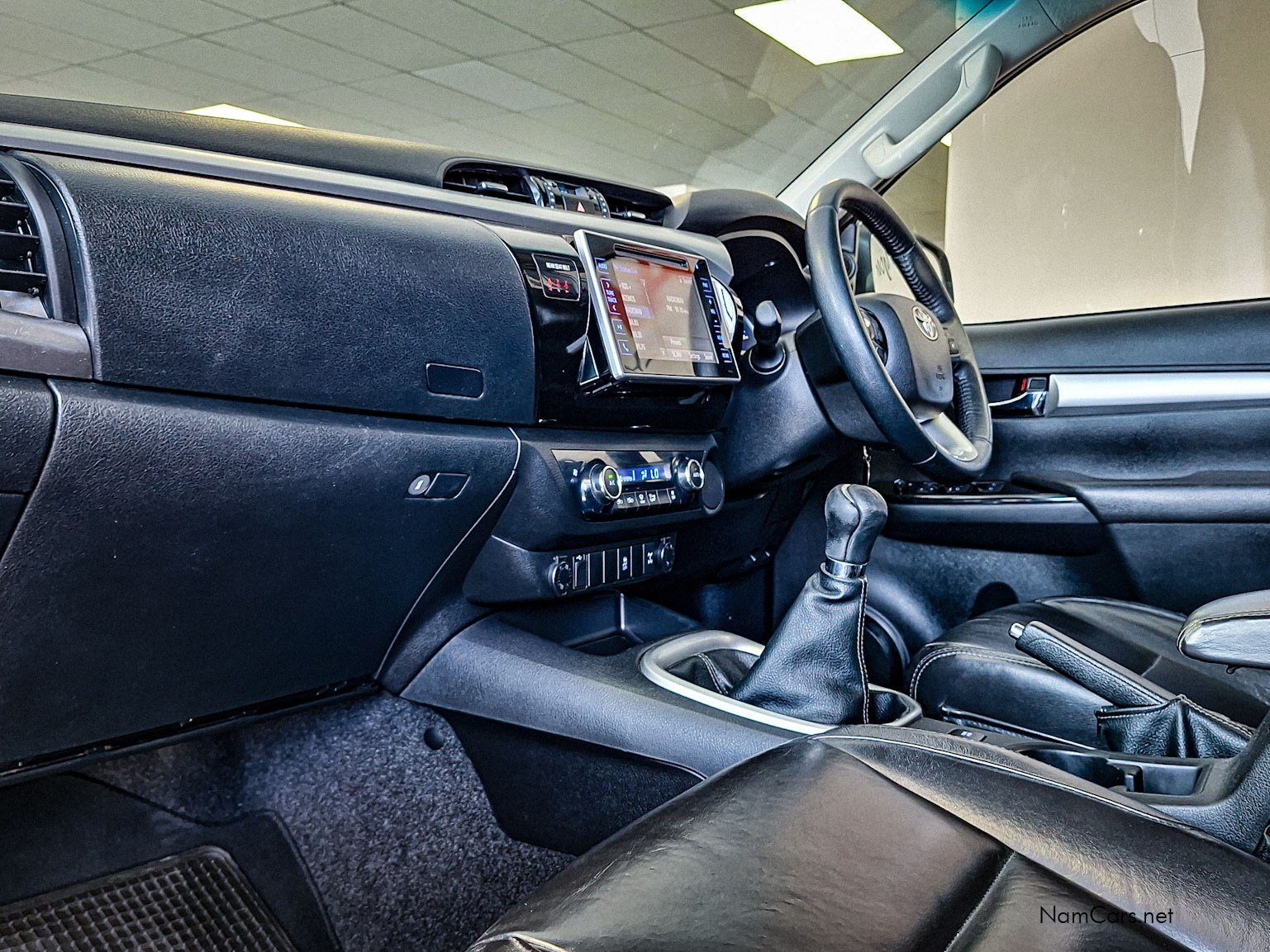 2017 Toyota Hilux photo 6