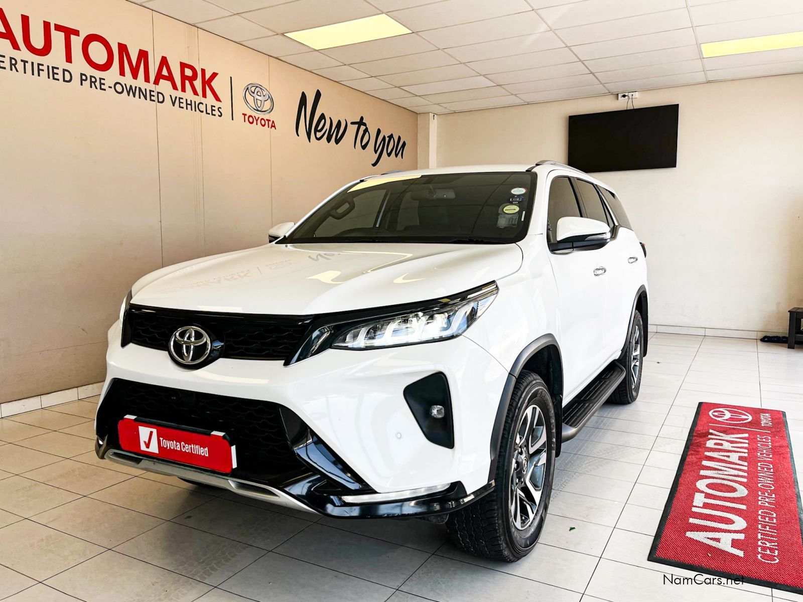 2023 Toyota Fortuner photo 1