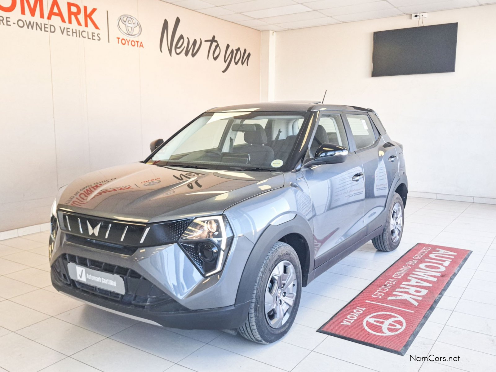 2026 Mahindra XUV300 photo 1