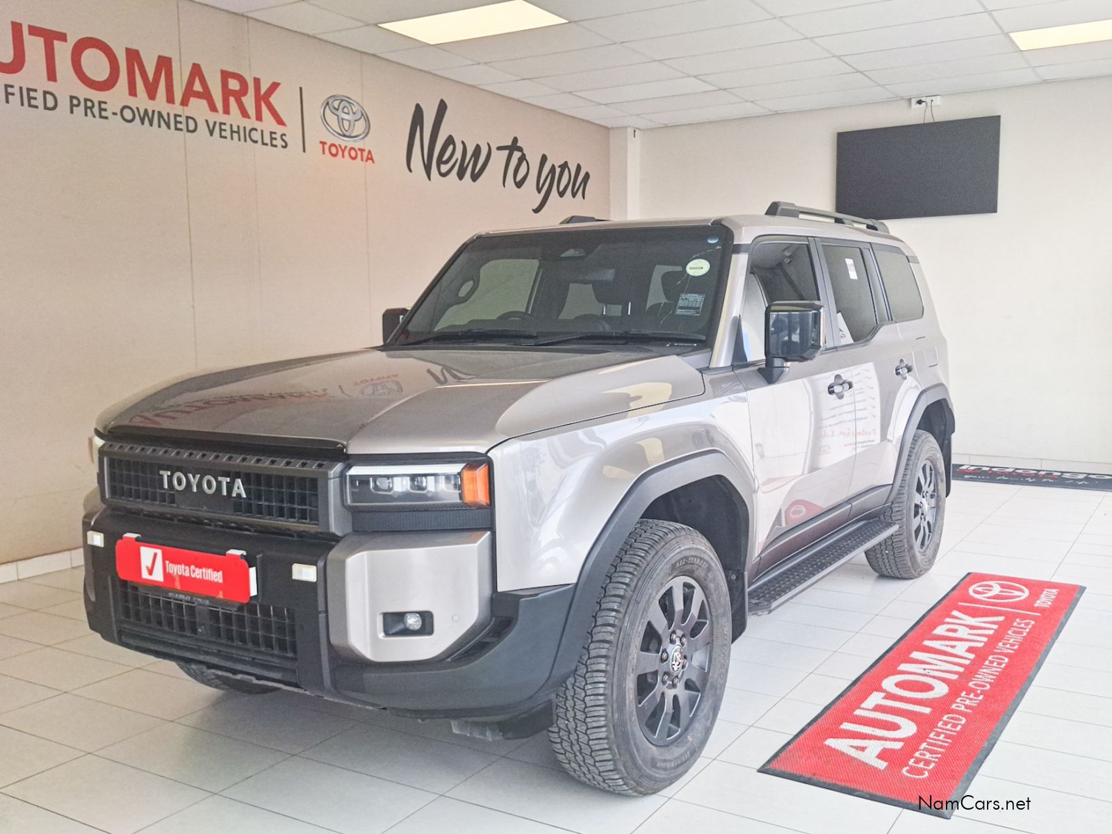 2024 Toyota Prado photo 1