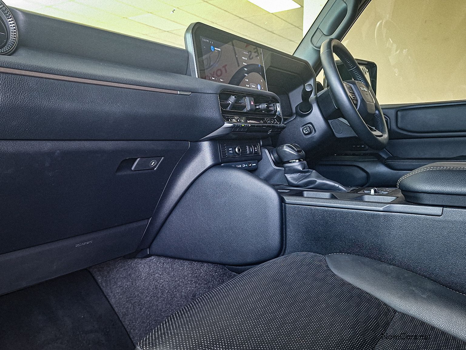 2024 Toyota Prado photo 6