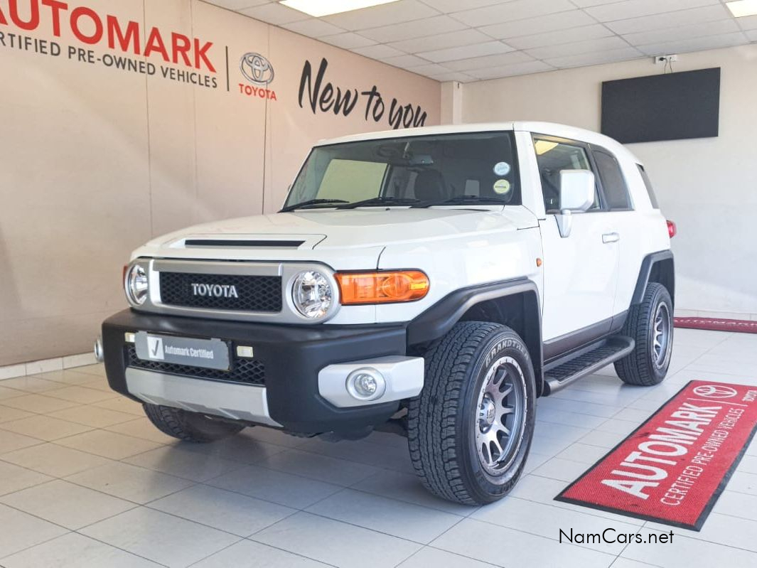 2019 Toyota FJ Cruiser photo 1