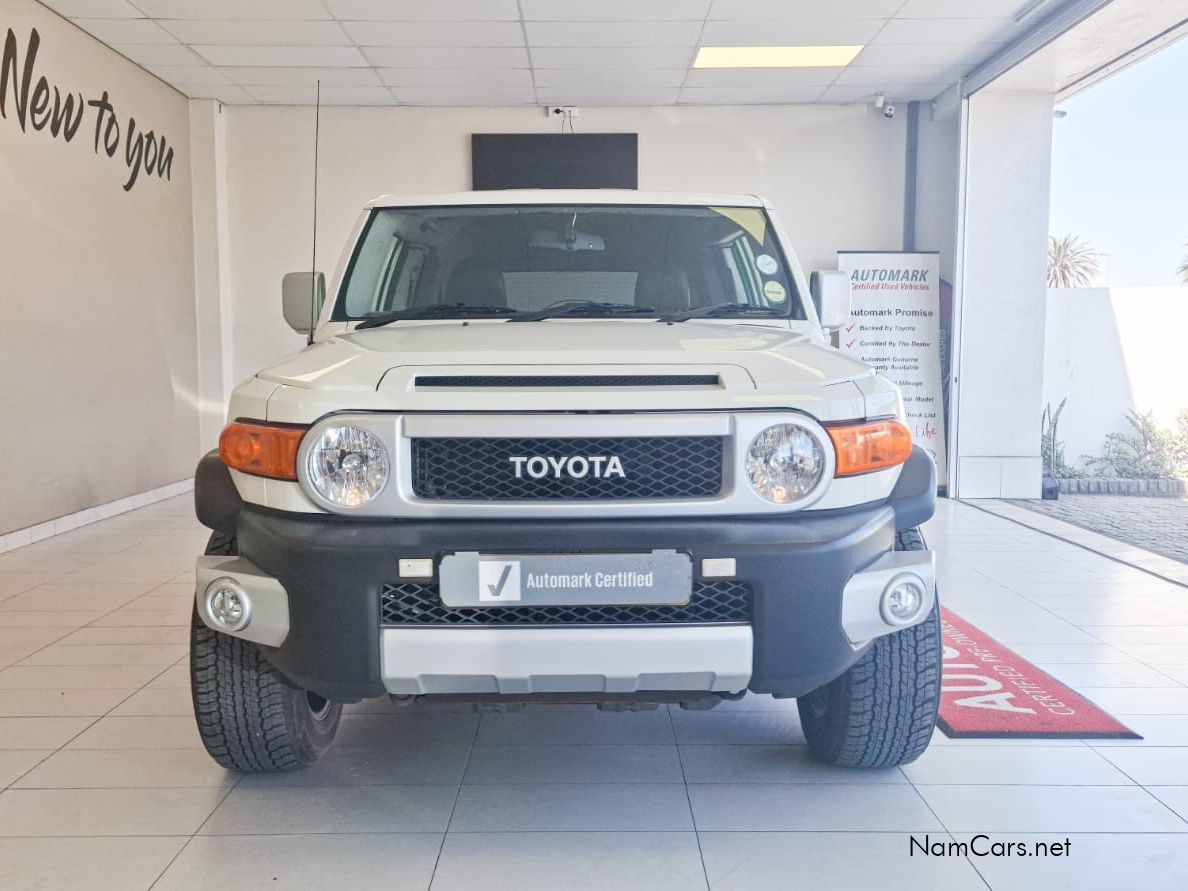 2019 Toyota FJ Cruiser photo 2
