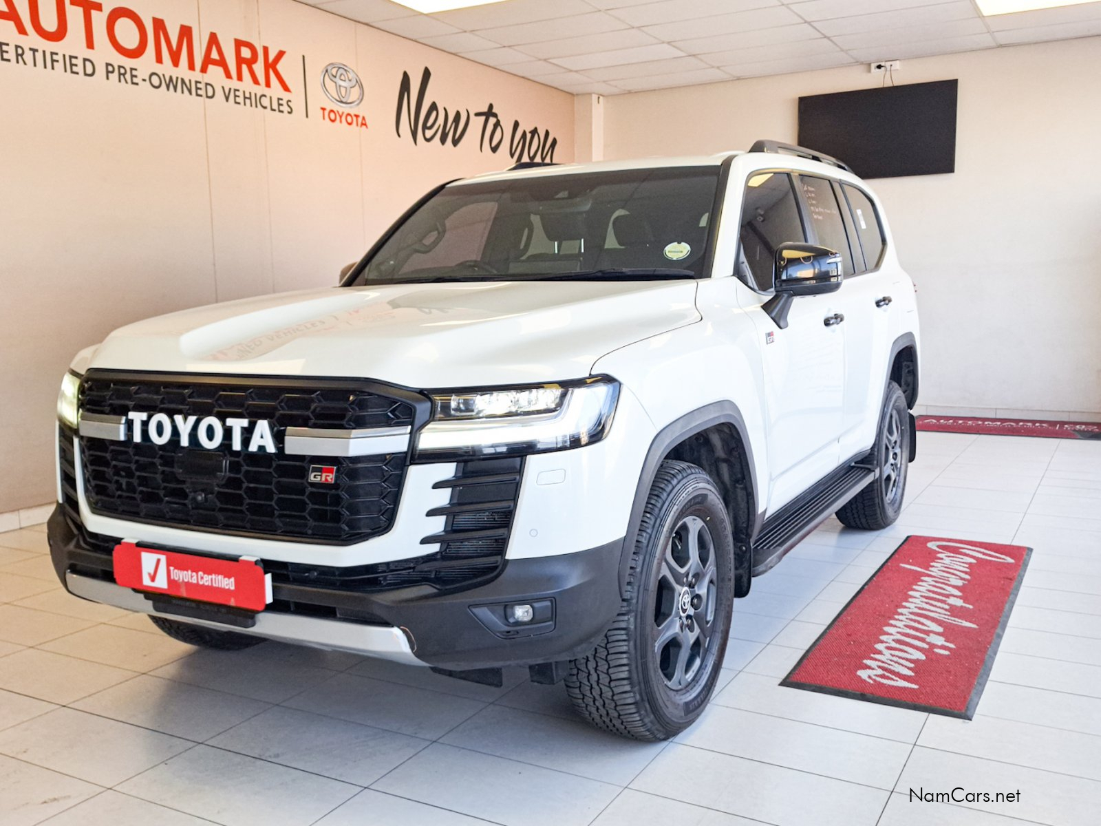 2024 Toyota Land Cruiser photo 1