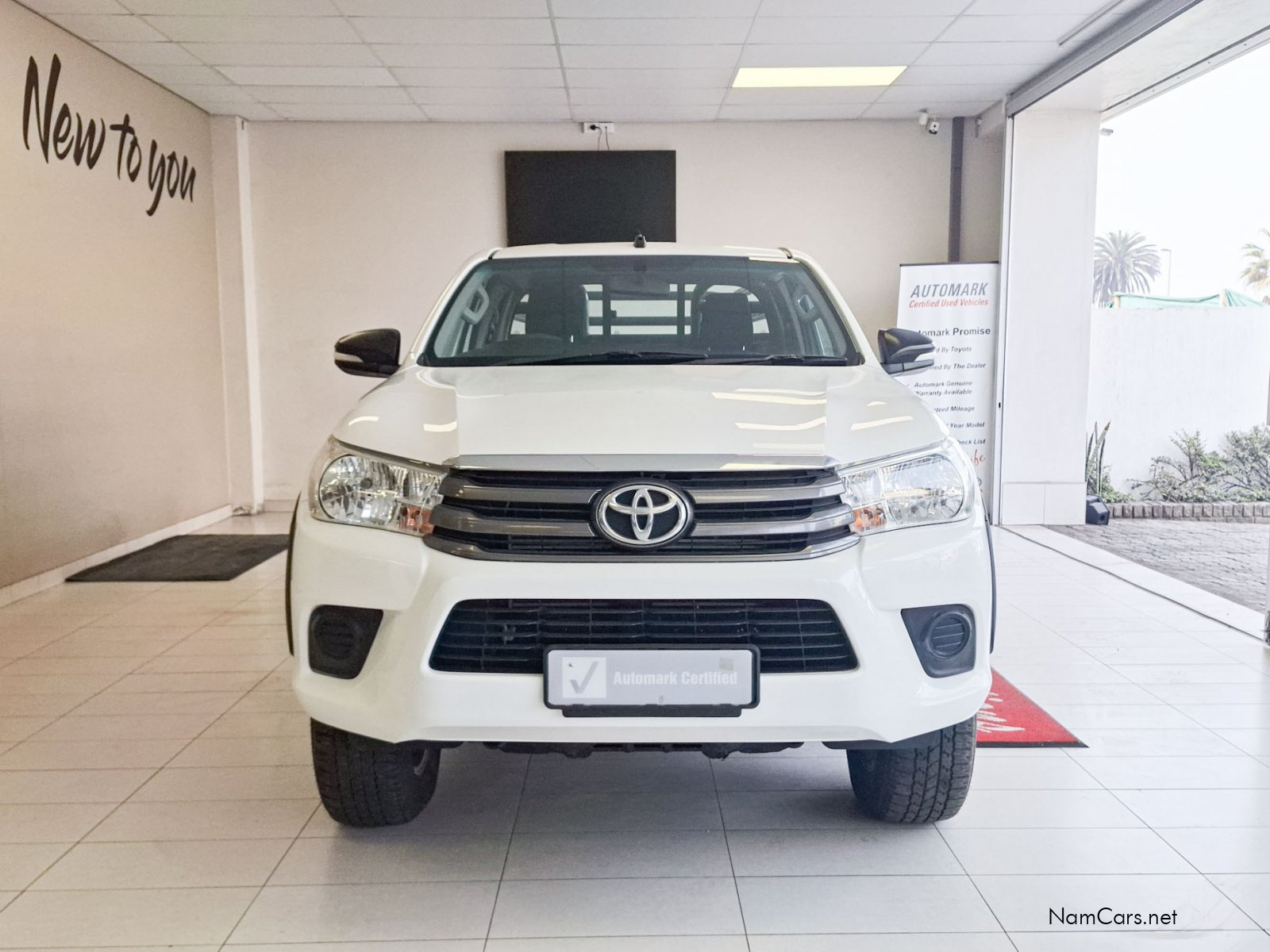 2016 Toyota Hilux photo 2
