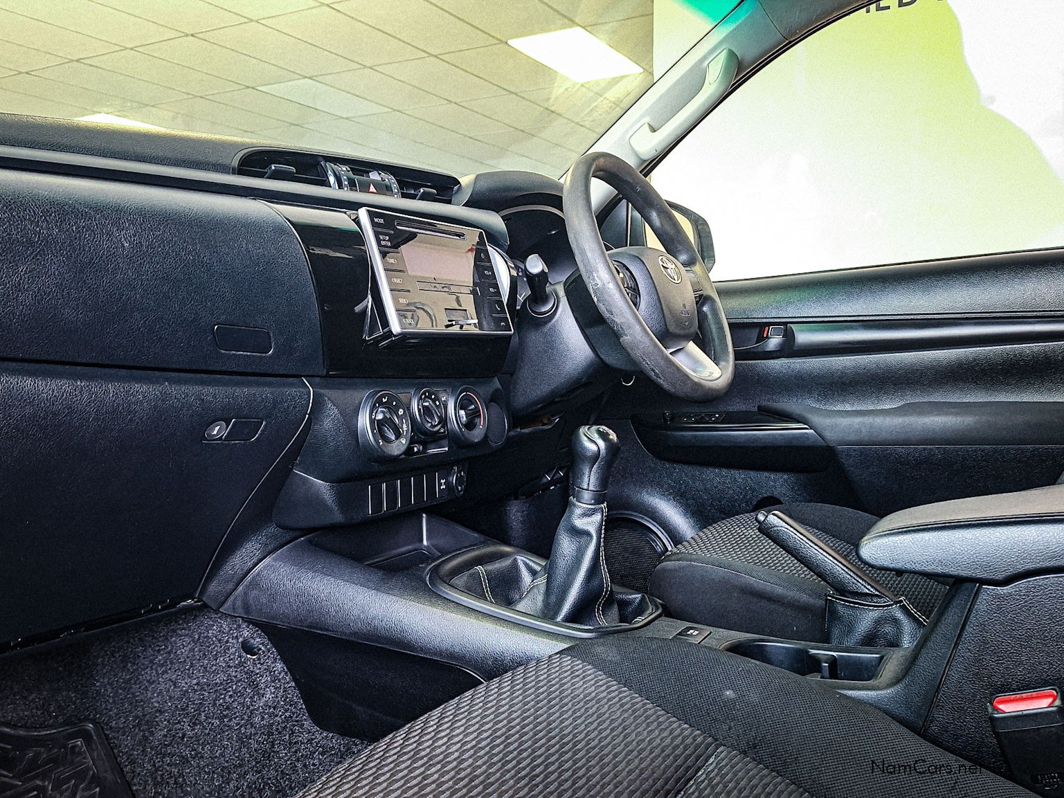 2016 Toyota Hilux photo 6