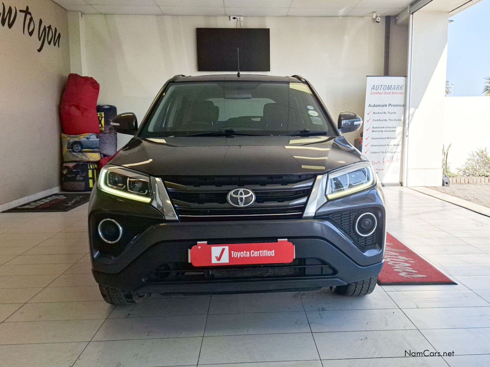 2022 Toyota Urban Cruiser photo 2
