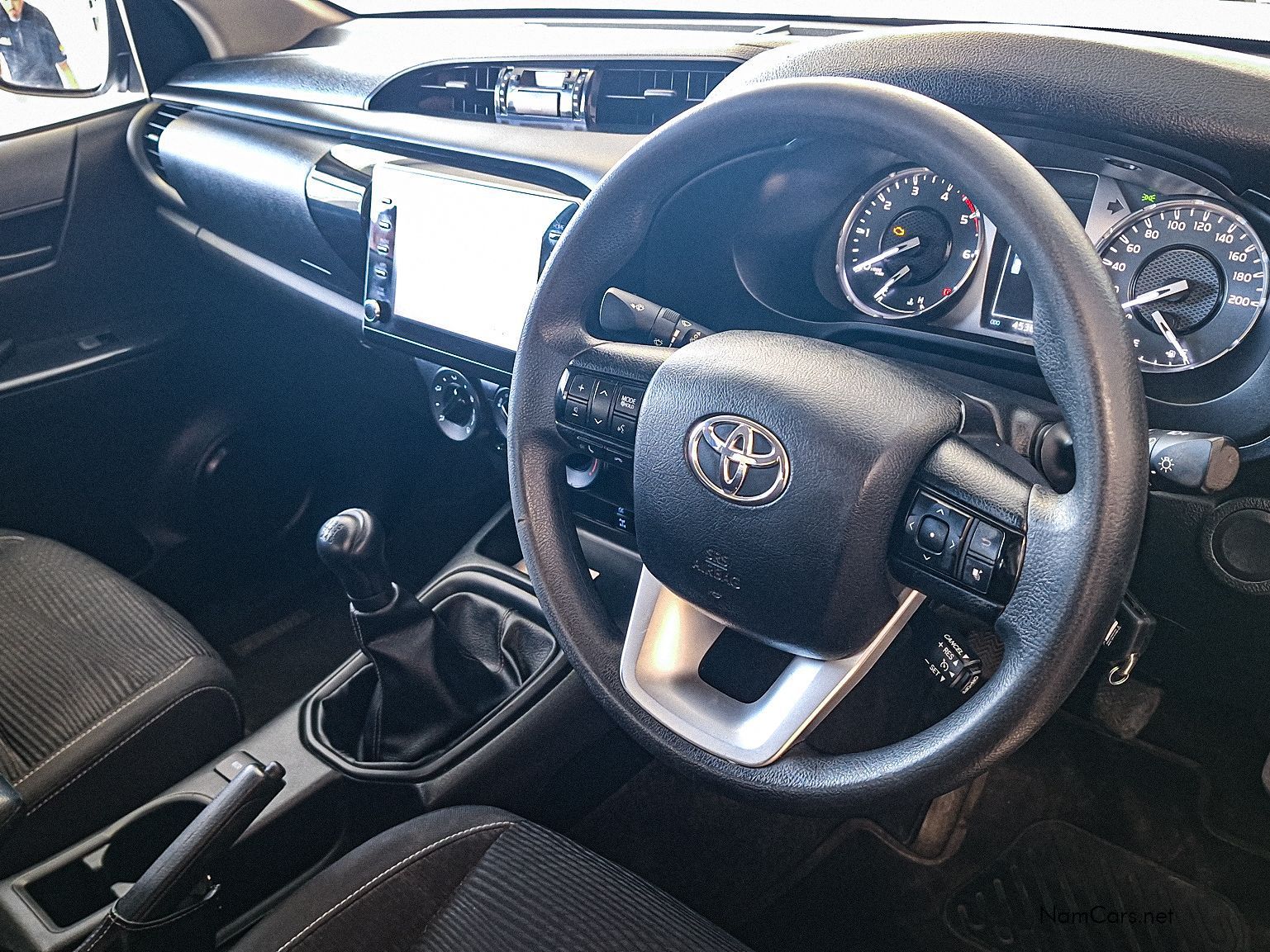 2024 Toyota Hilux photo 5