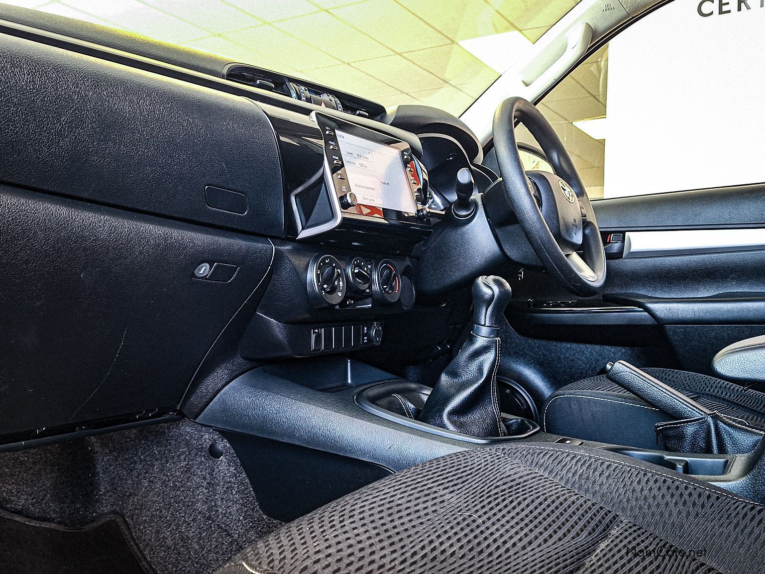 2024 Toyota Hilux photo 6