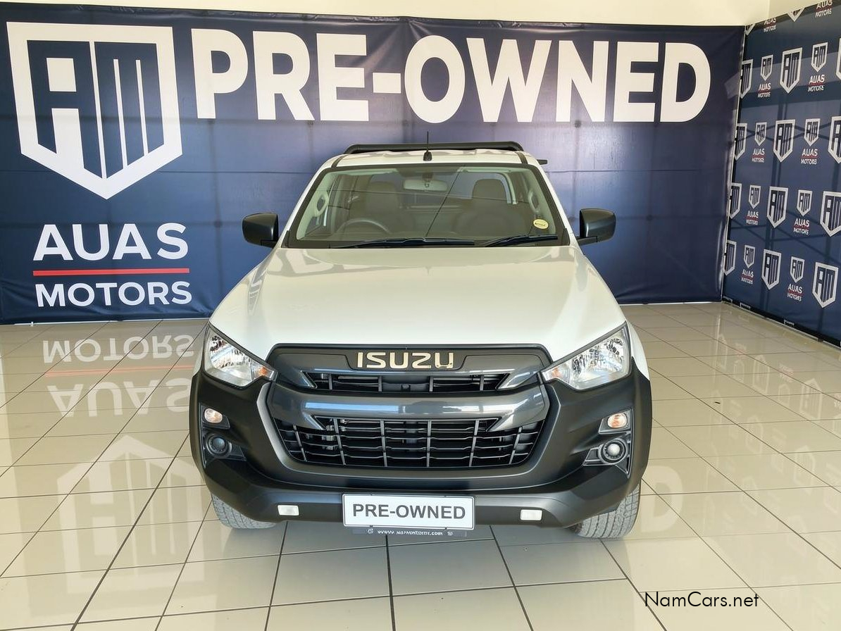 2025 Isuzu D-MAX photo 2