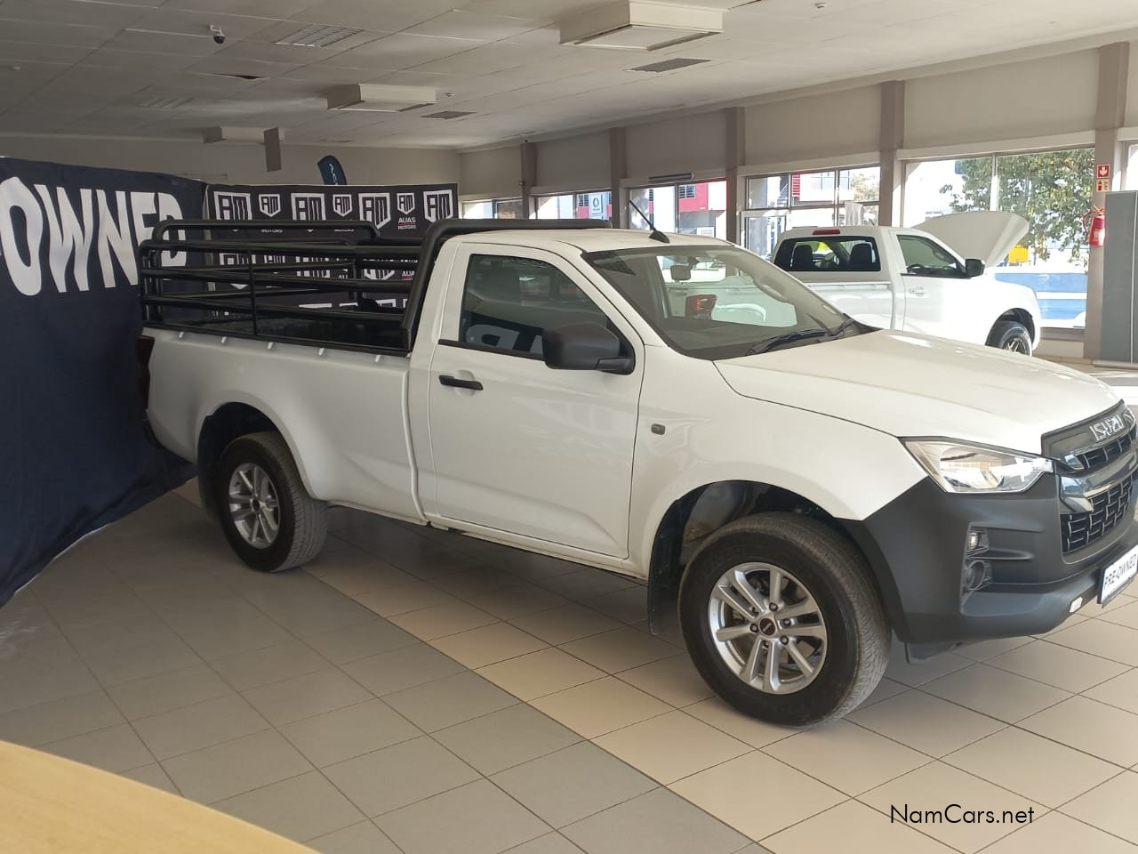 2025 Isuzu D-MAX photo 1