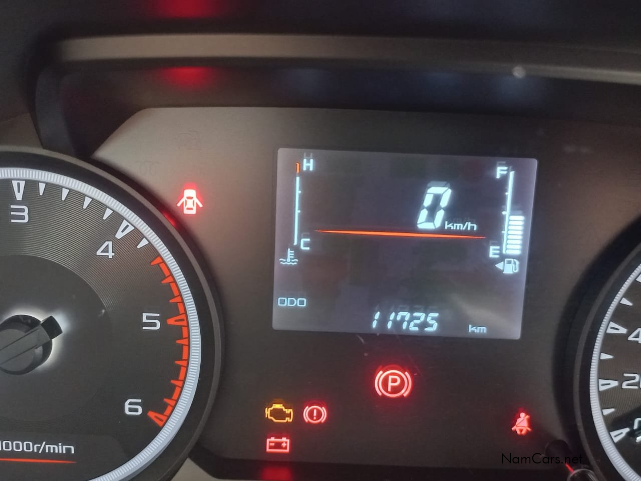 2025 Isuzu D-MAX photo 5