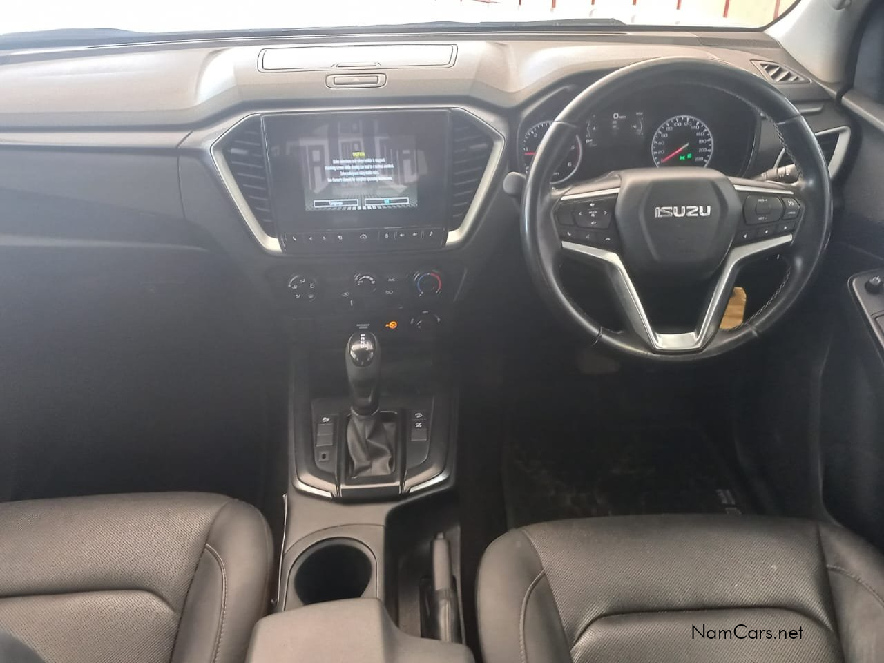 2023 Isuzu D-MAX photo 5