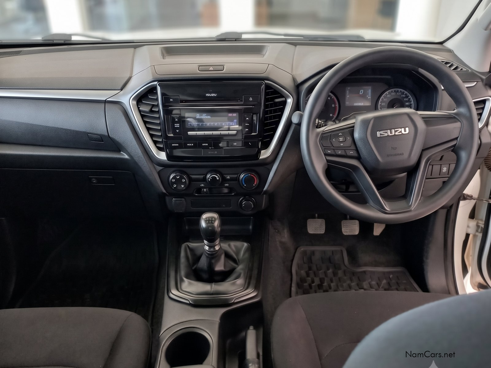 2022 Isuzu D-MAX photo 3