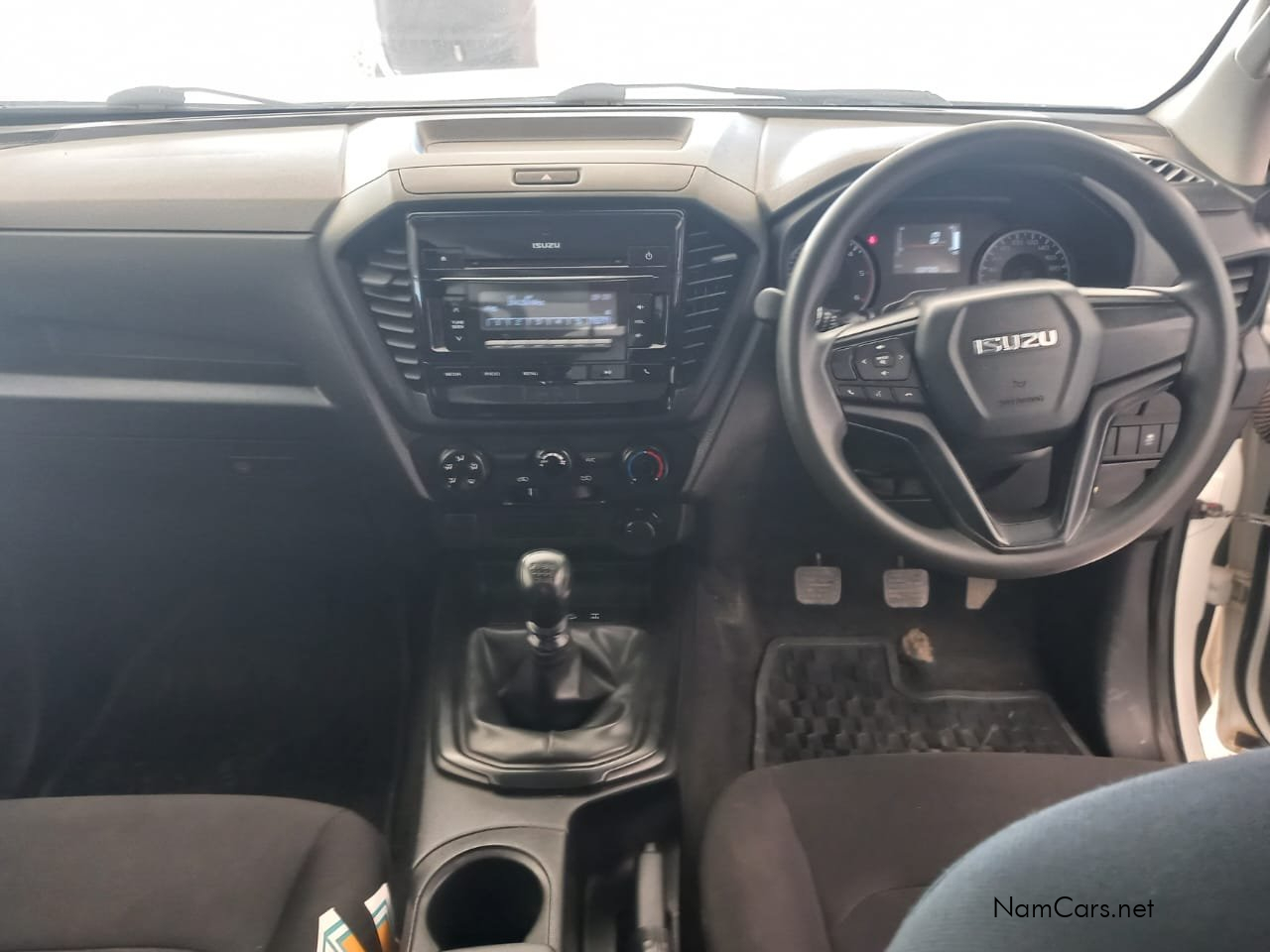 2022 Isuzu D-MAX photo 4