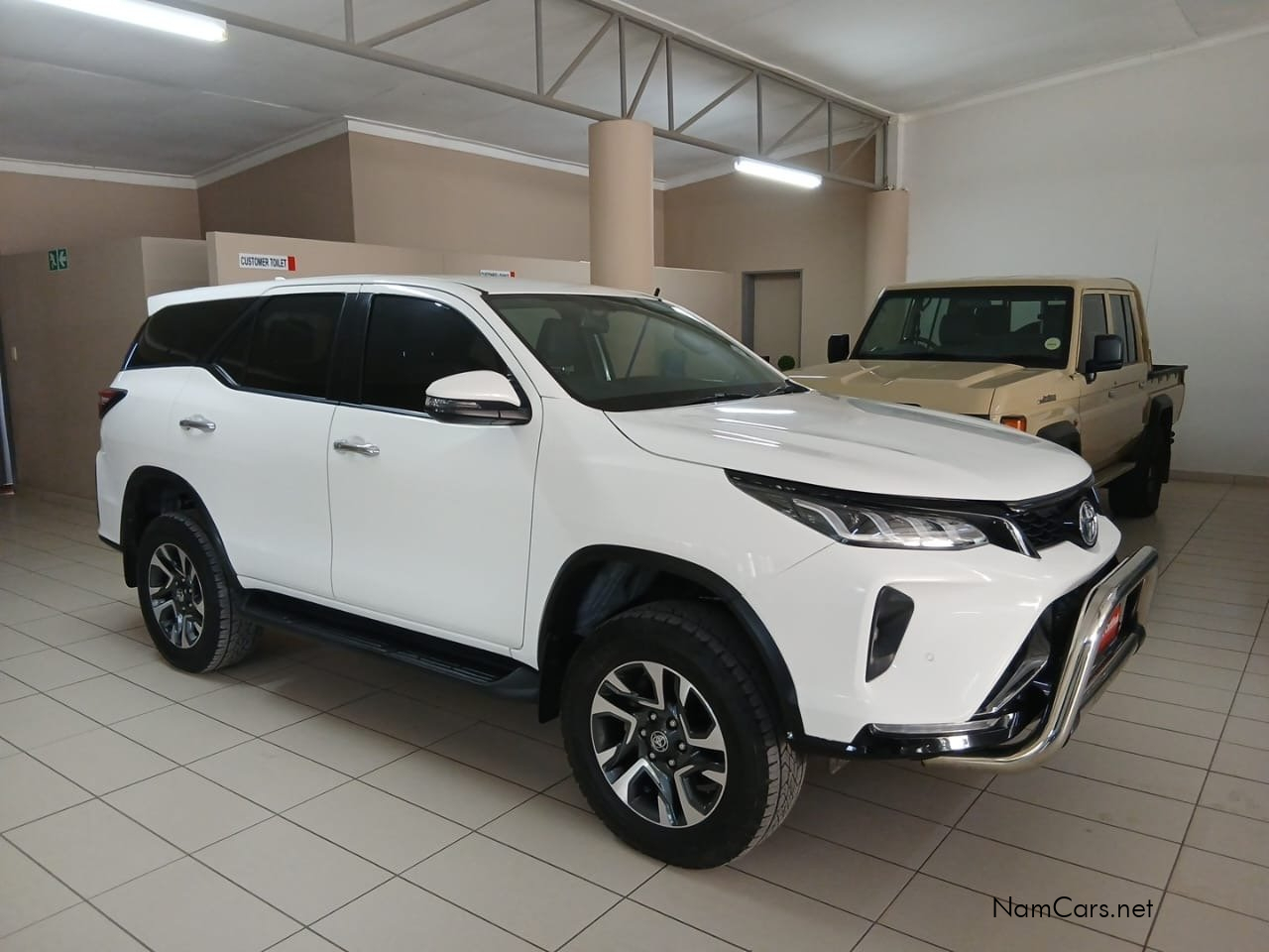 2023 Toyota Fortuner photo 1