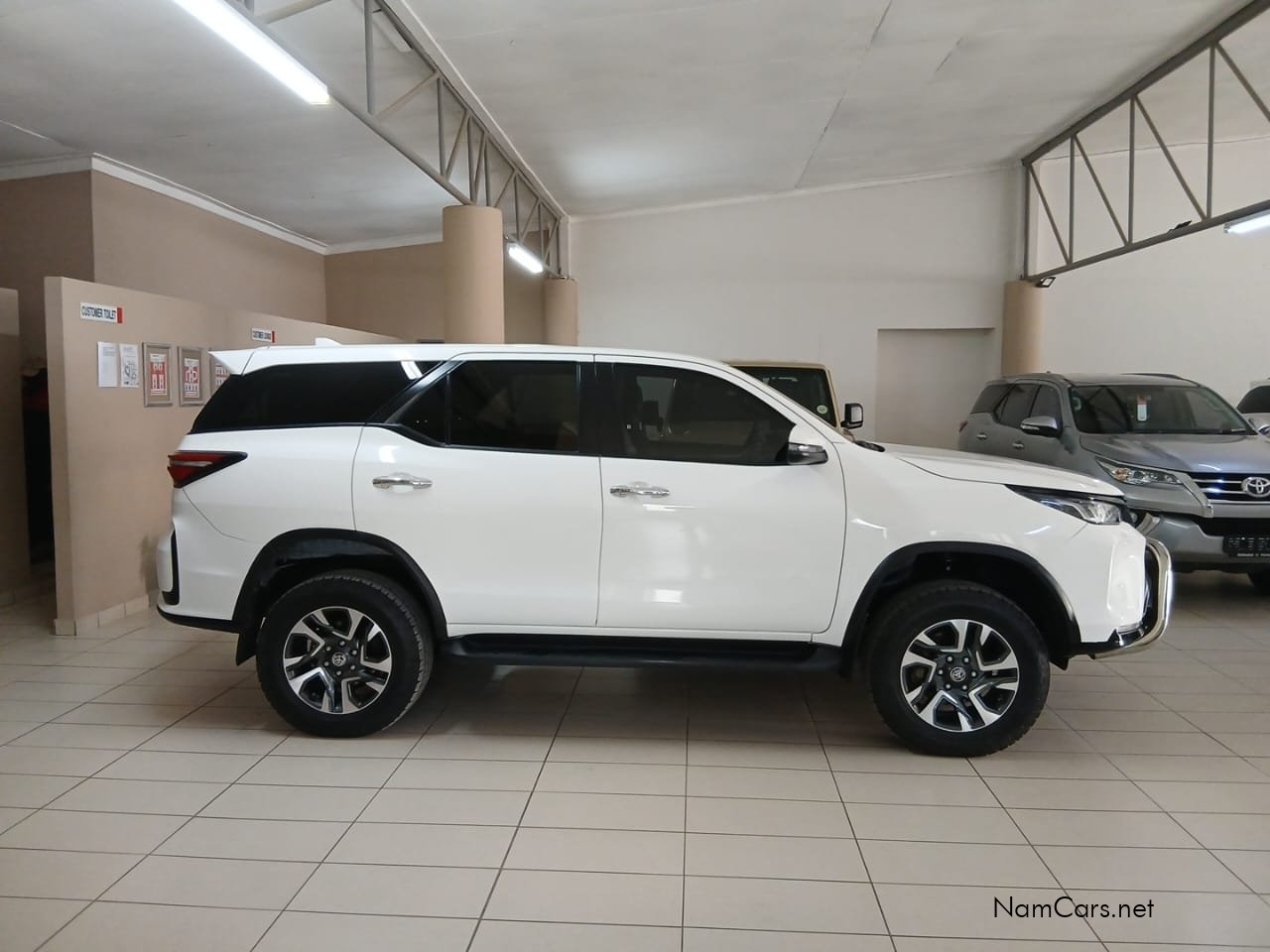 2023 Toyota Fortuner photo 2