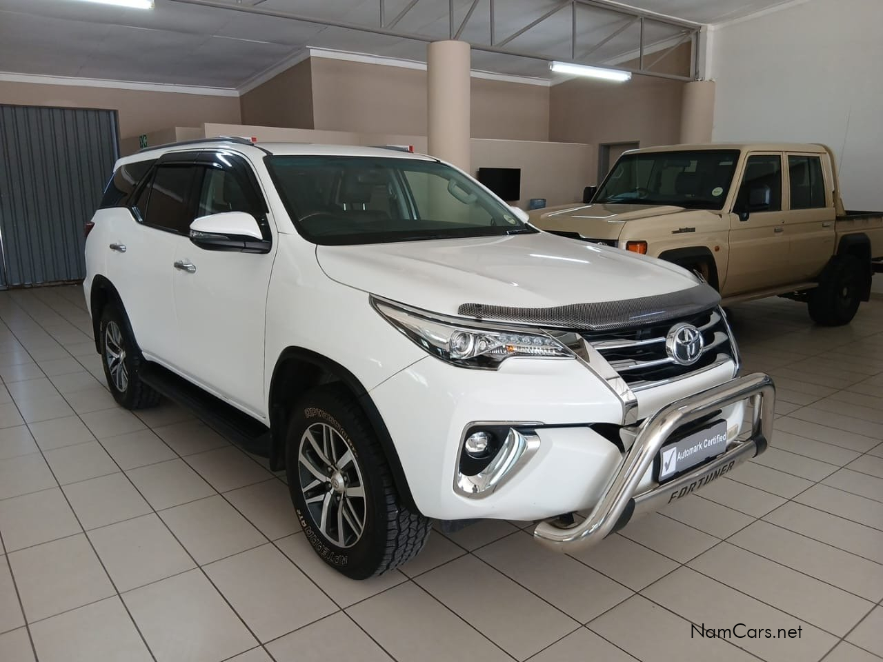 2018 Toyota Fortuner photo 1