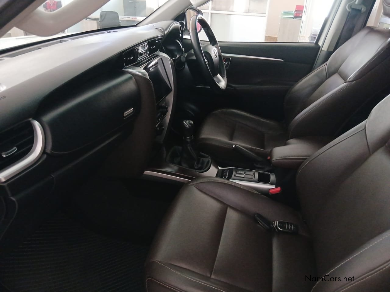 2018 Toyota Fortuner photo 7