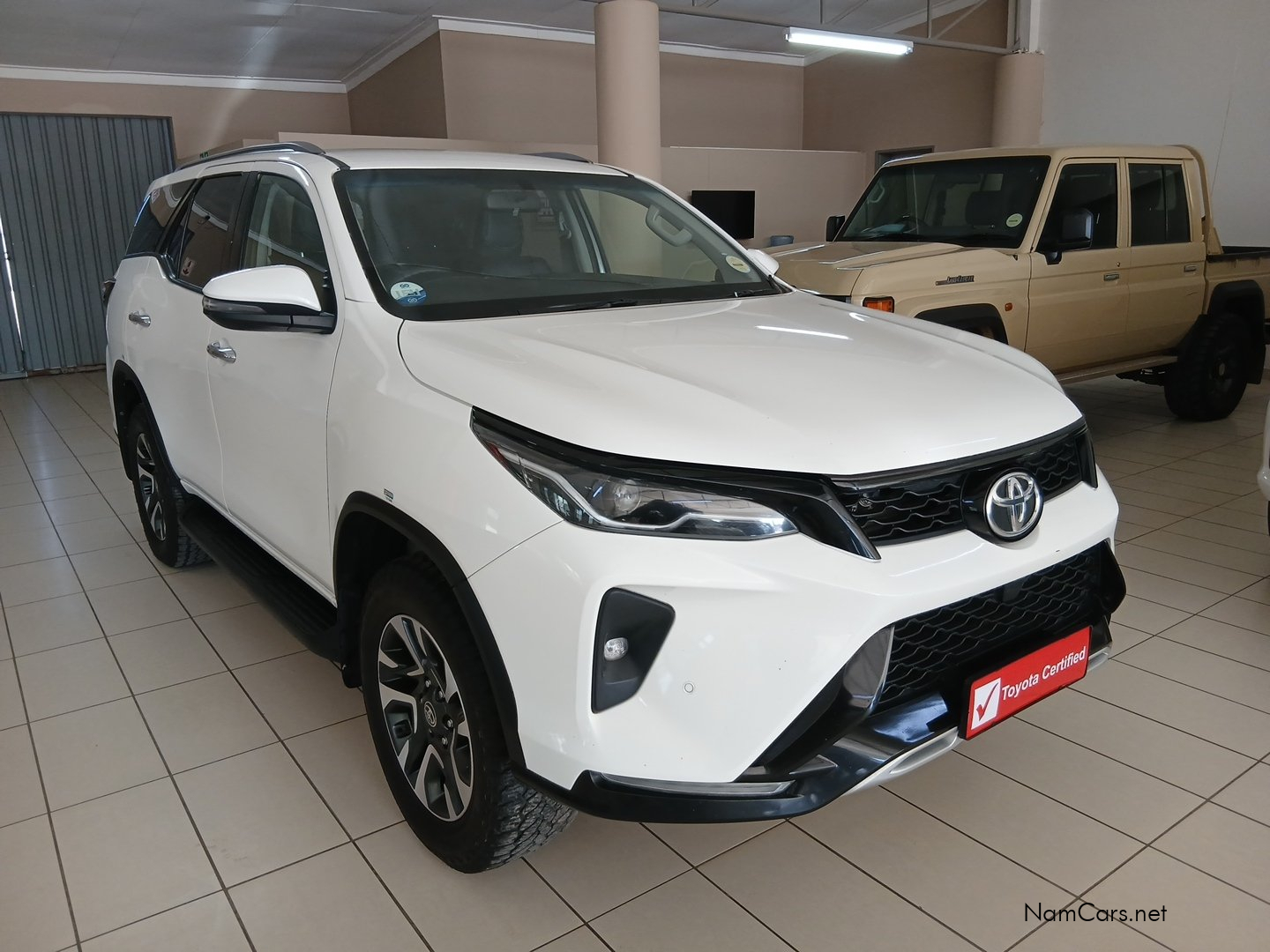 2025 Toyota Fortuner photo 1