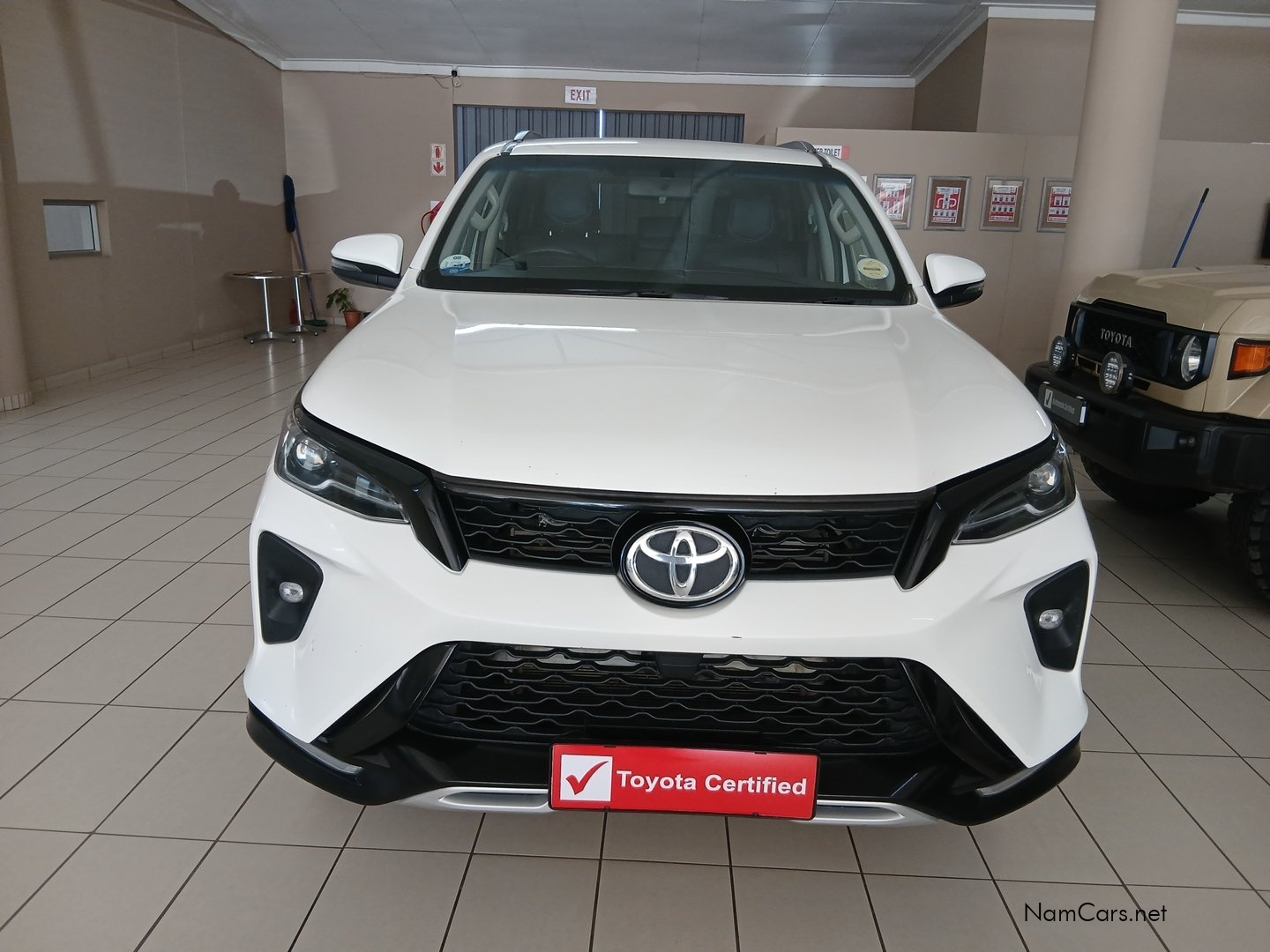 2025 Toyota Fortuner photo 3