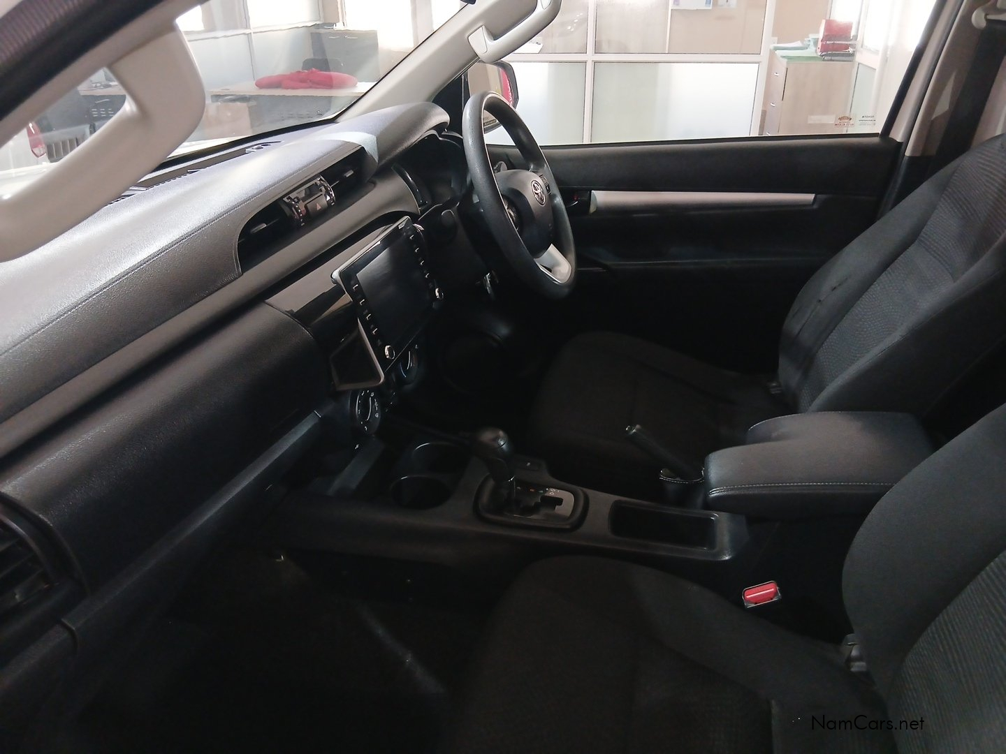 2024 Toyota Hilux photo 6