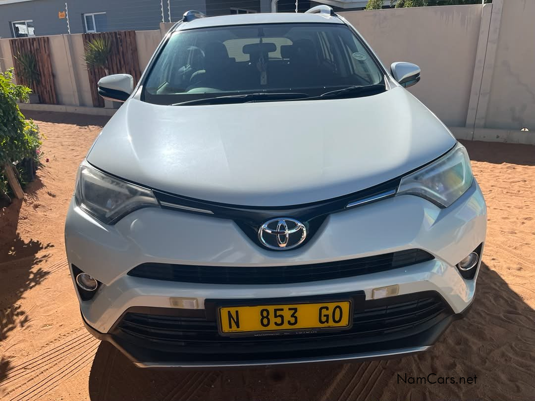 2017 Toyota Rav4 photo 3