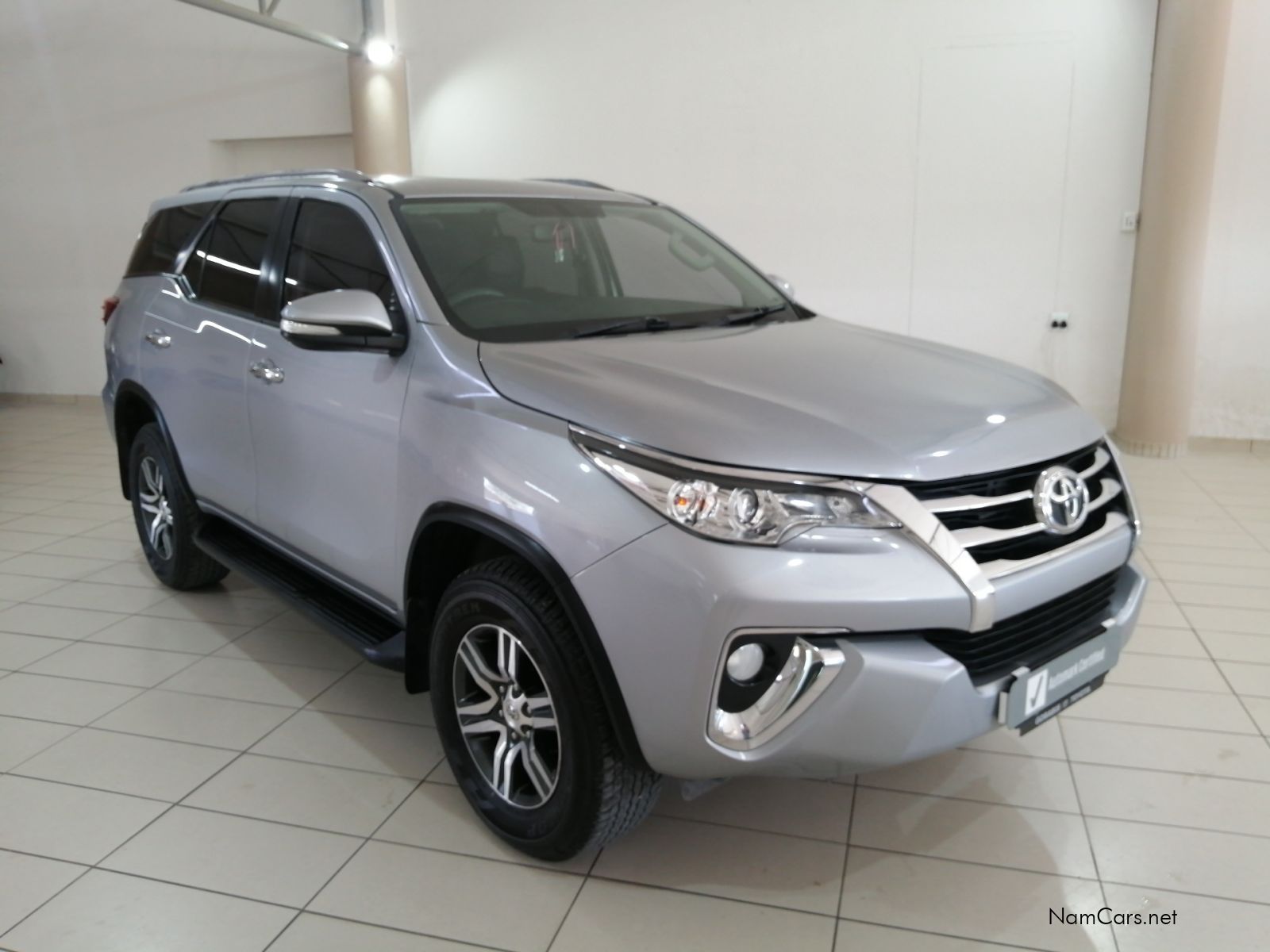 2017 Toyota Fortuner photo 1
