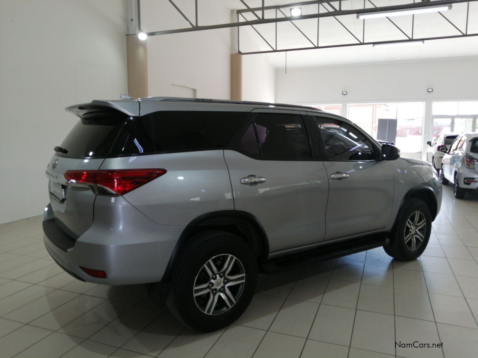 2017 Toyota Fortuner photo 2