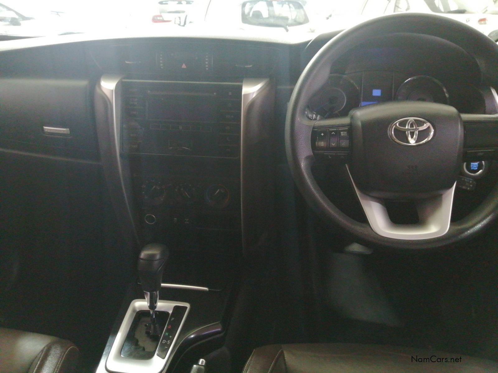 2017 Toyota Fortuner photo 6