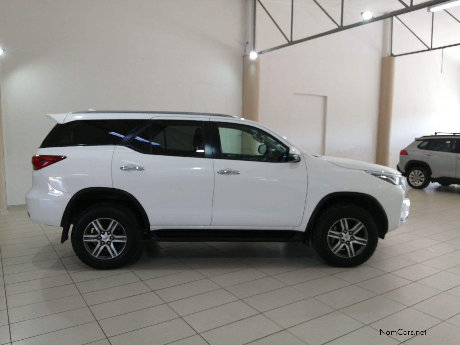 2022 Toyota Fortuner photo 3