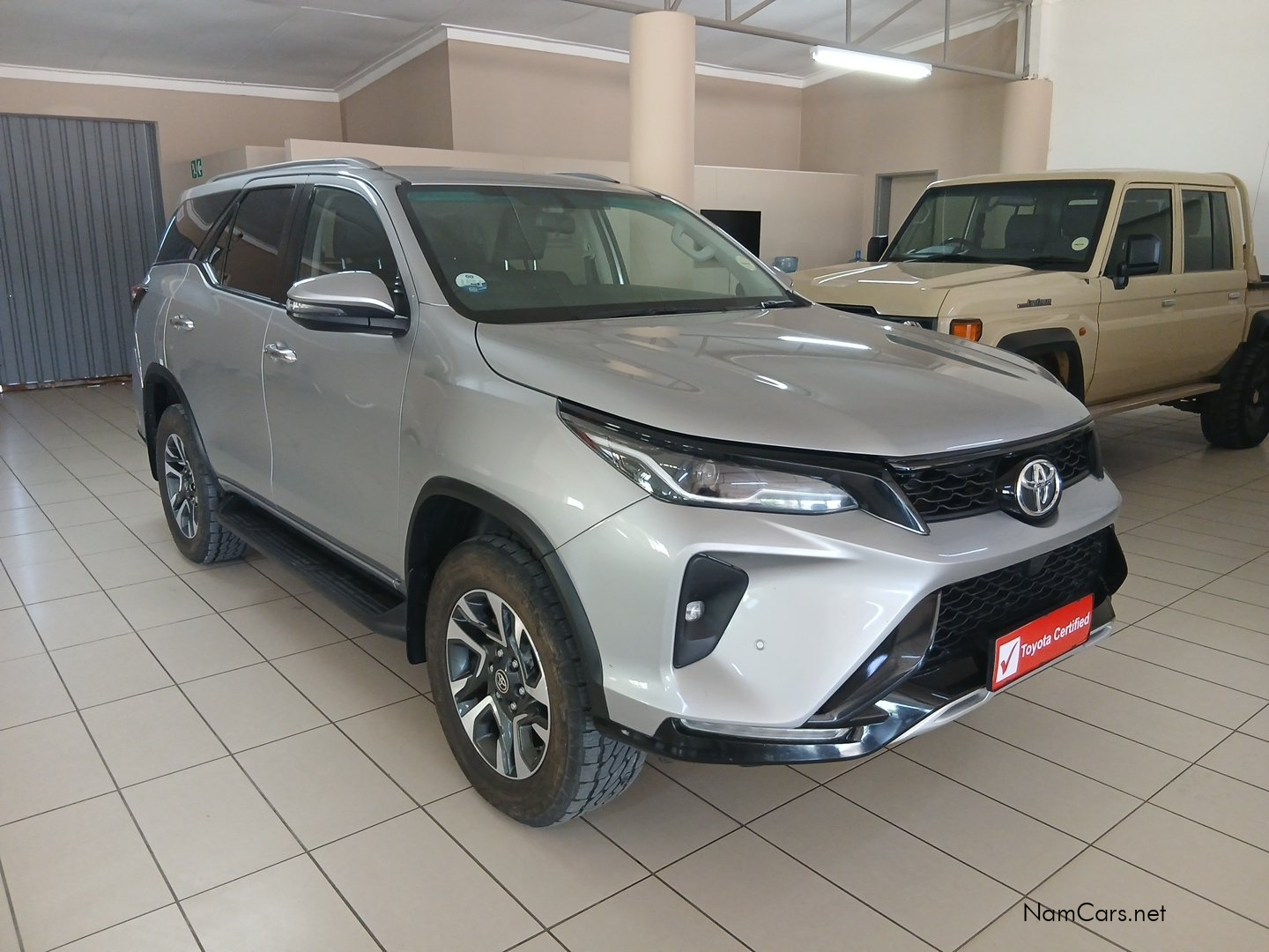 2025 Toyota Fortuner photo 1