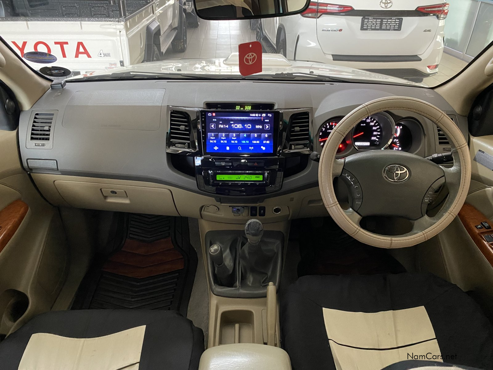 2011 Toyota Fortuner photo 6