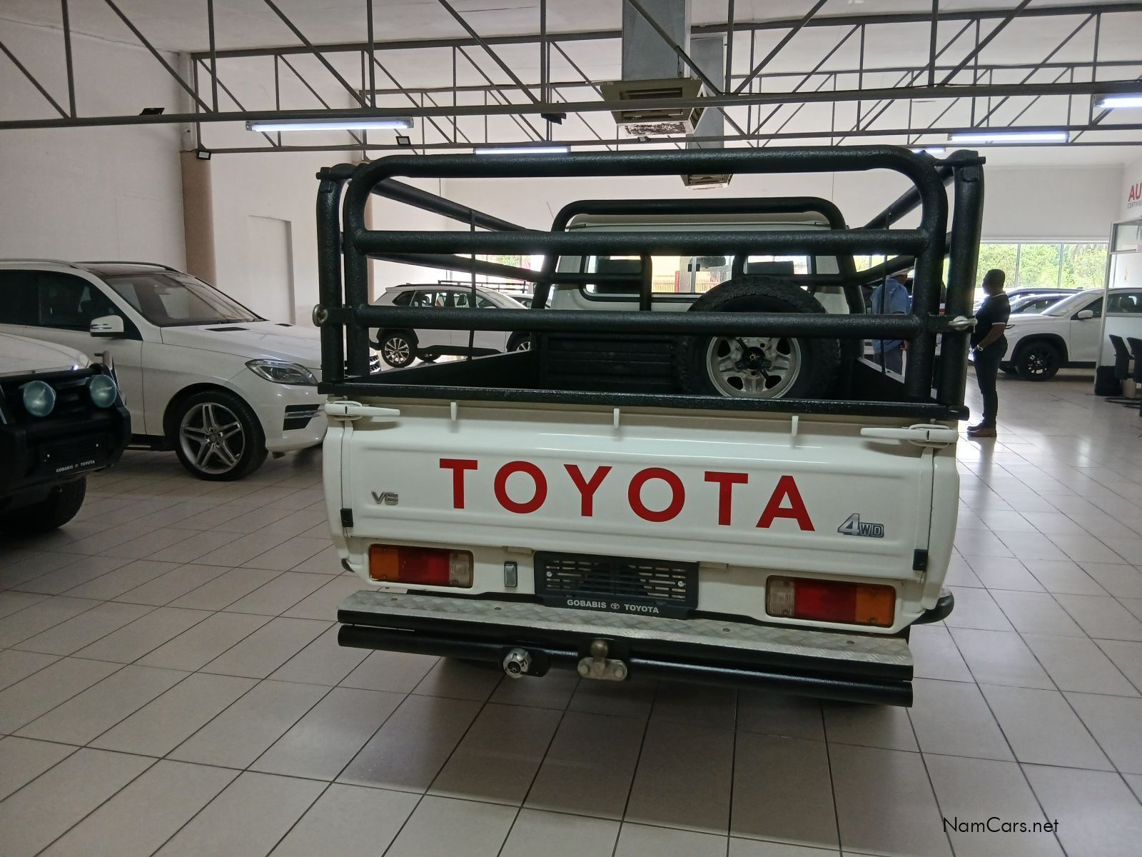 2015 Toyota Land Cruiser photo 3