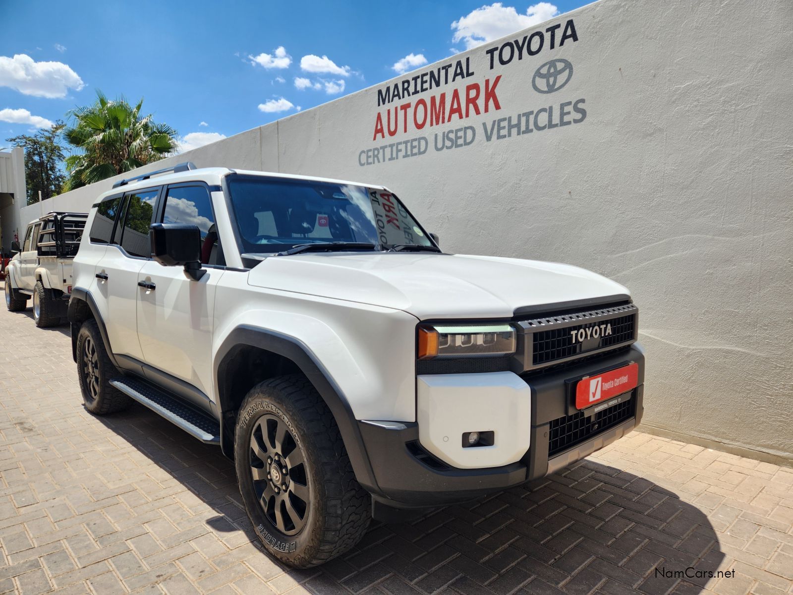 2024 Toyota Prado photo 1