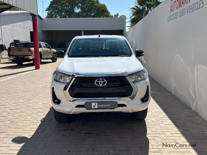 2022 Toyota Hilux photo 2