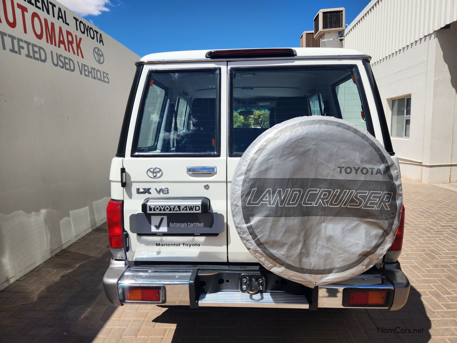 2020 Toyota Land Cruiser photo 5
