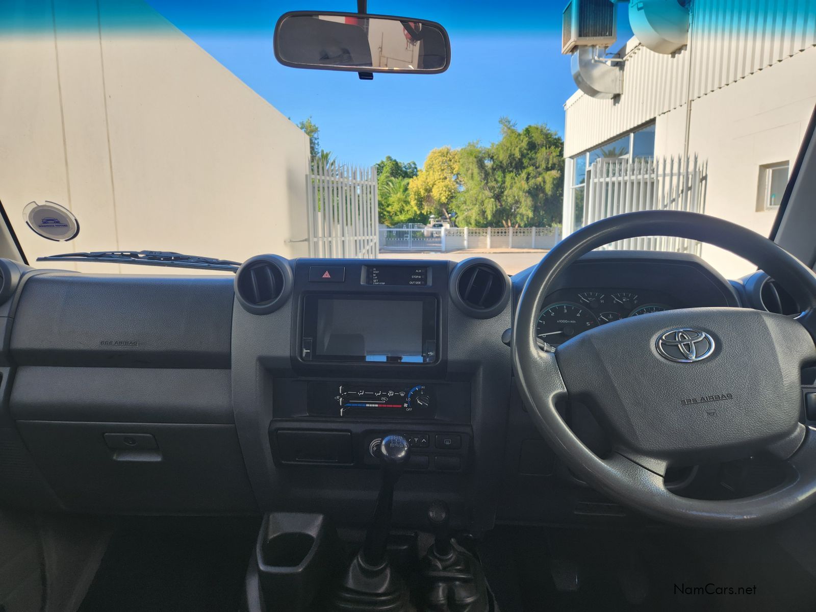 2020 Toyota Land Cruiser photo 6
